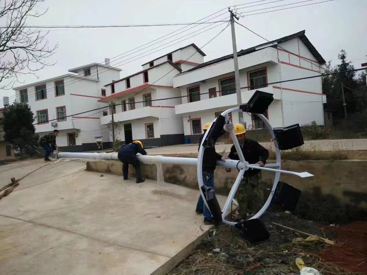 高杆灯灯盘安装施工现场