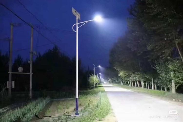 太阳能路灯夜间道路照明效果