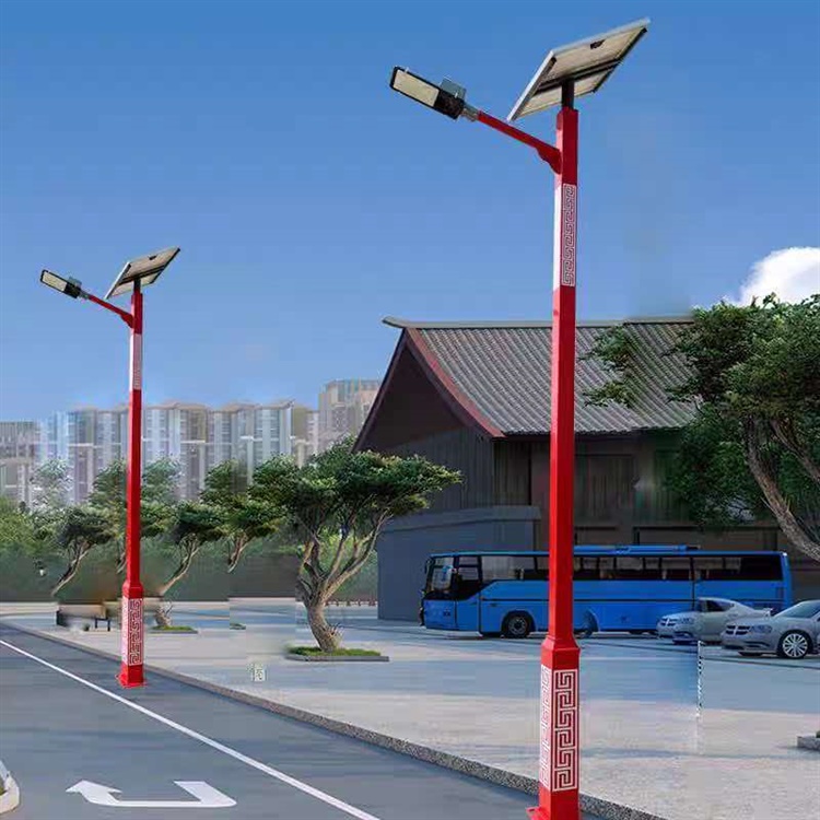 红色太阳能路灯白天效果