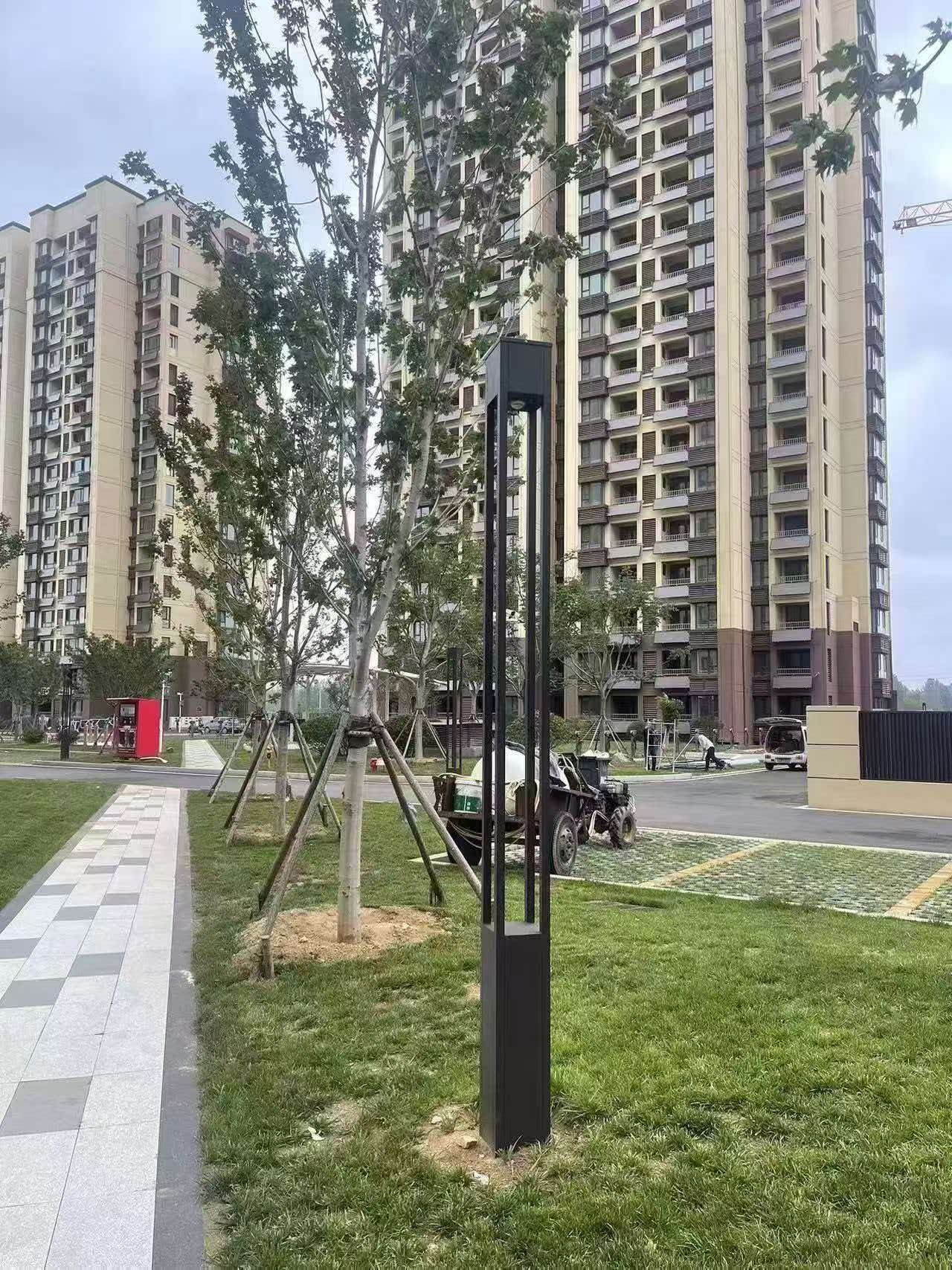 庭院灯小区绿化带安装案例