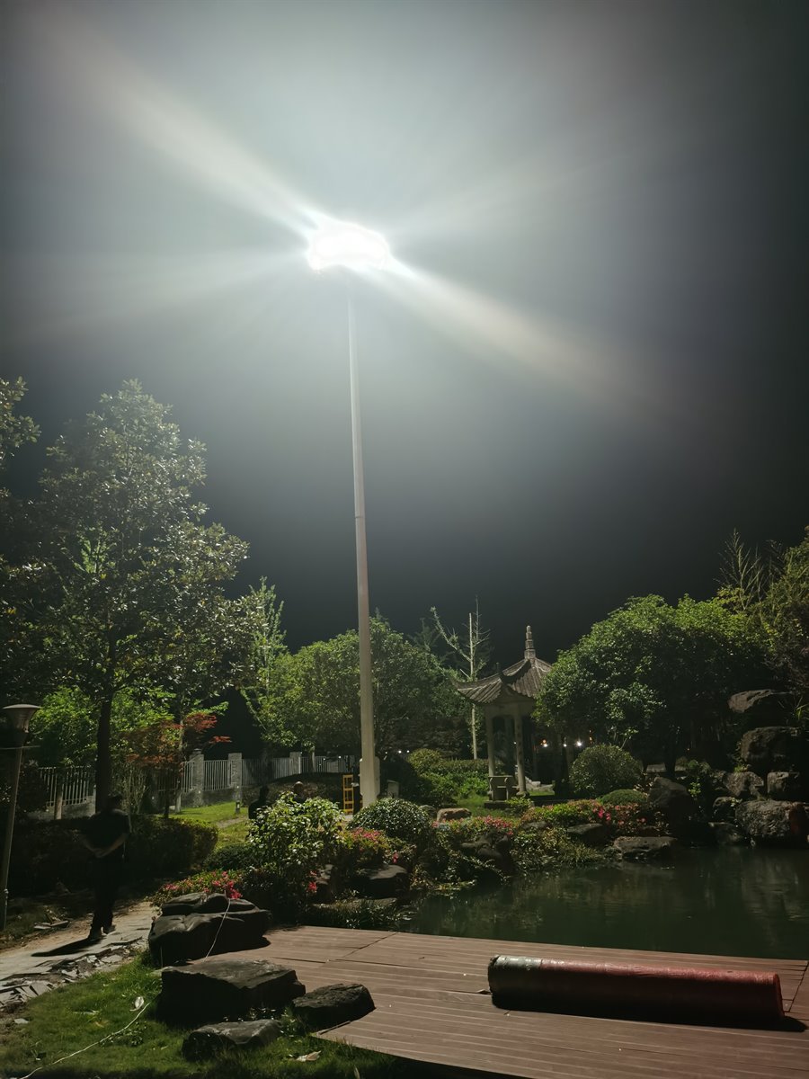 高杆灯夜间照明效果
